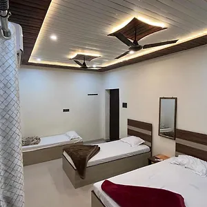 Gauri Kedareshwar Guest house