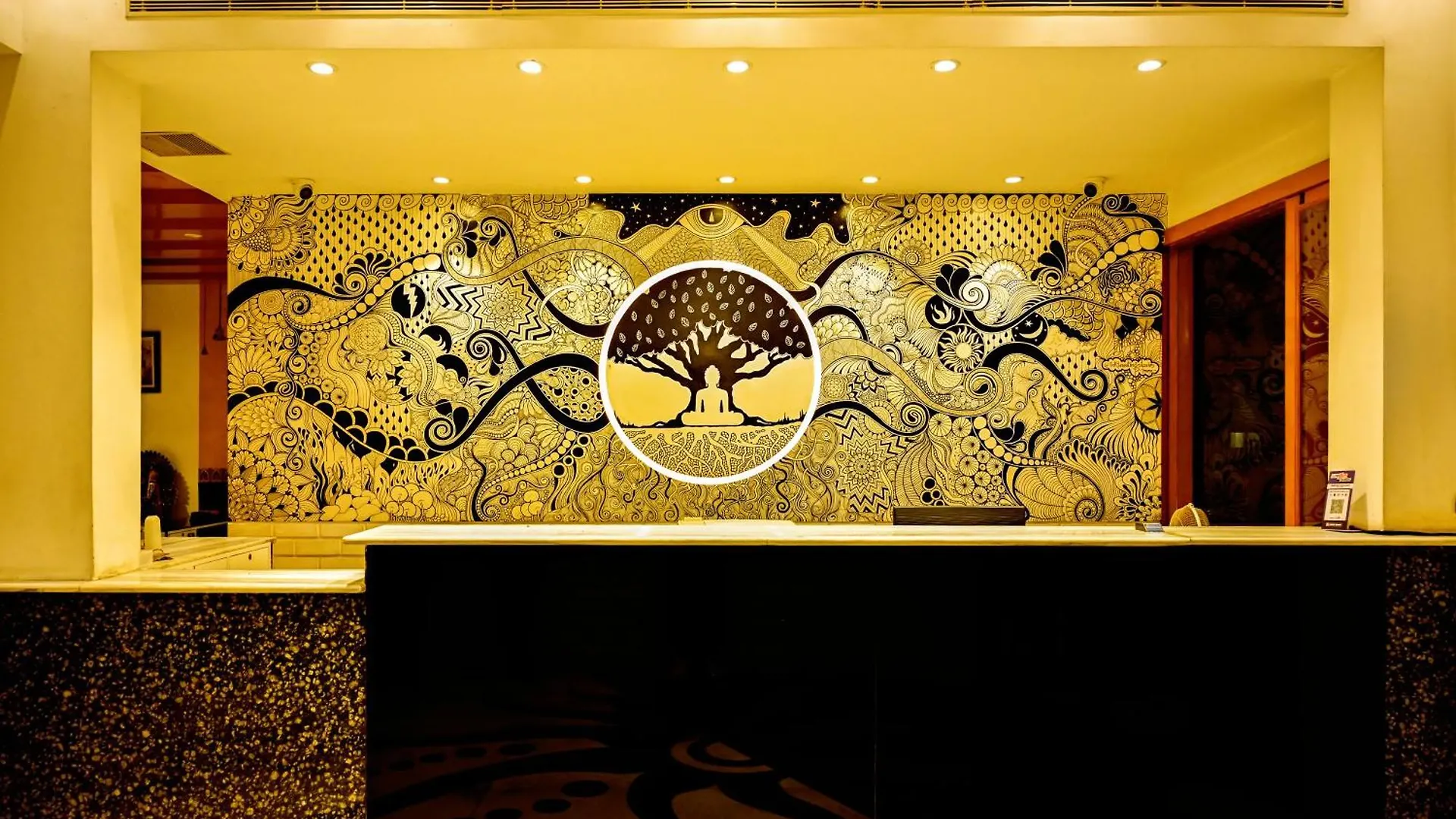 *** Hotel Trimrooms Buddha Varanasi India