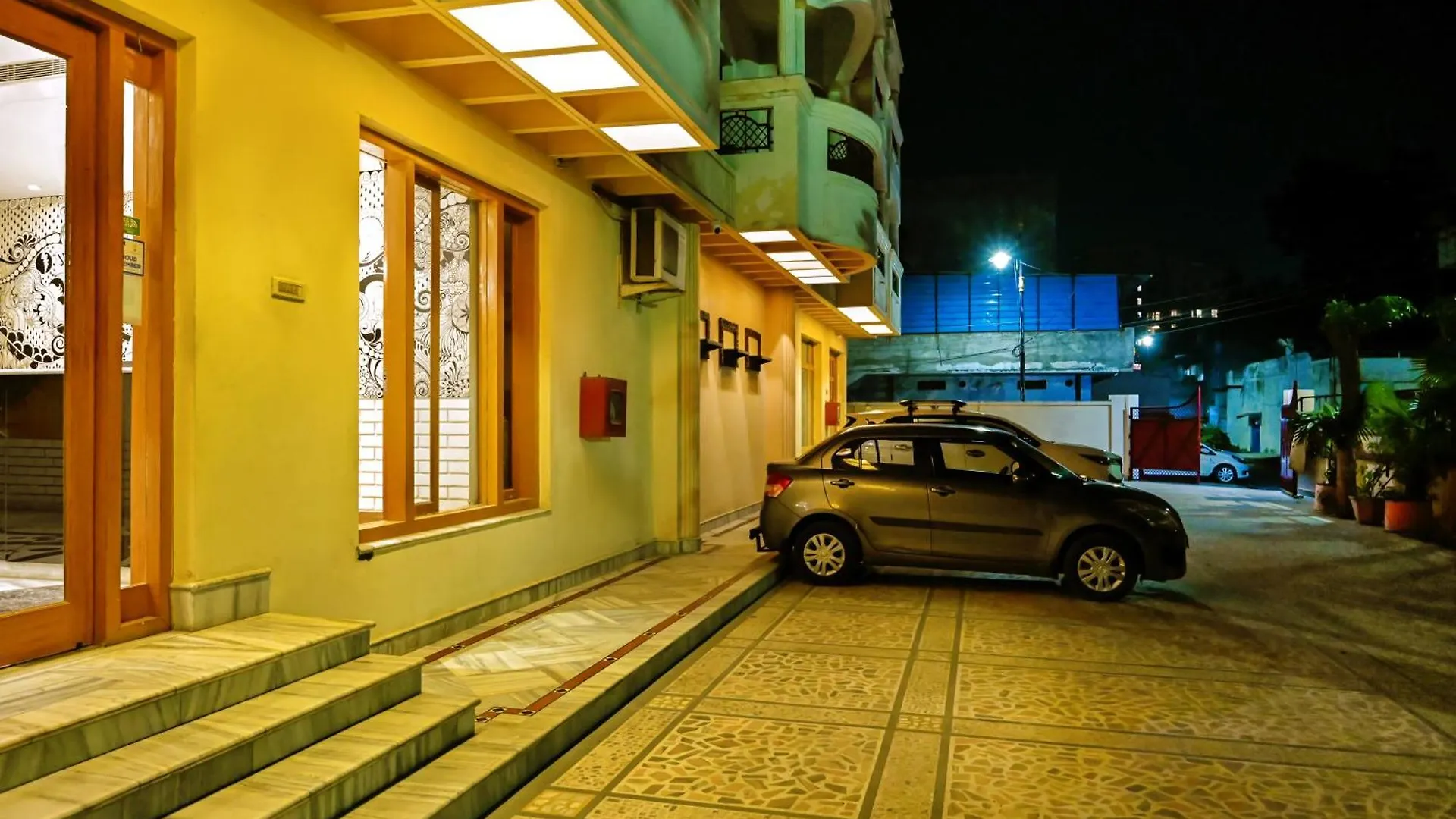 Trimrooms Buddha Varanasi Hotel