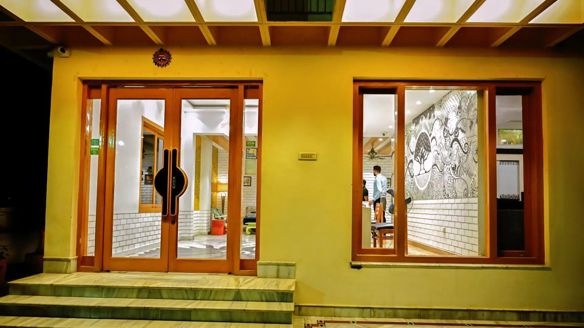 Trimrooms Buddha Varanasi Hotel